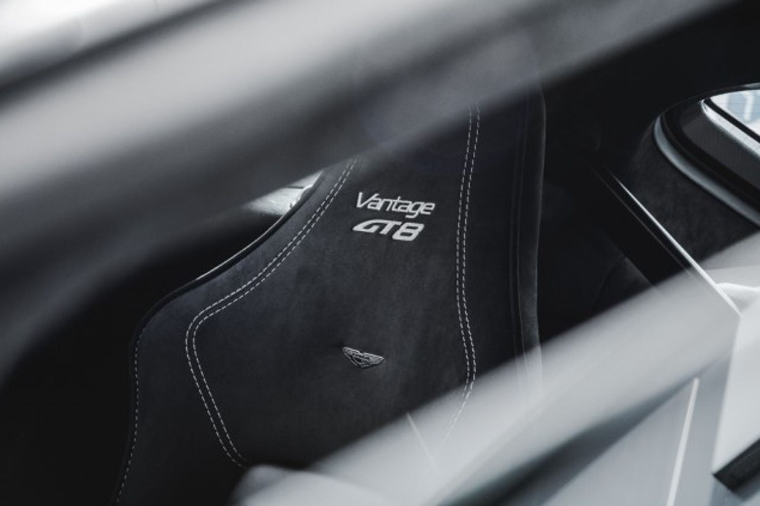 ASTON MARTIN VANTAGE 4.7 GT8 3DR Manual