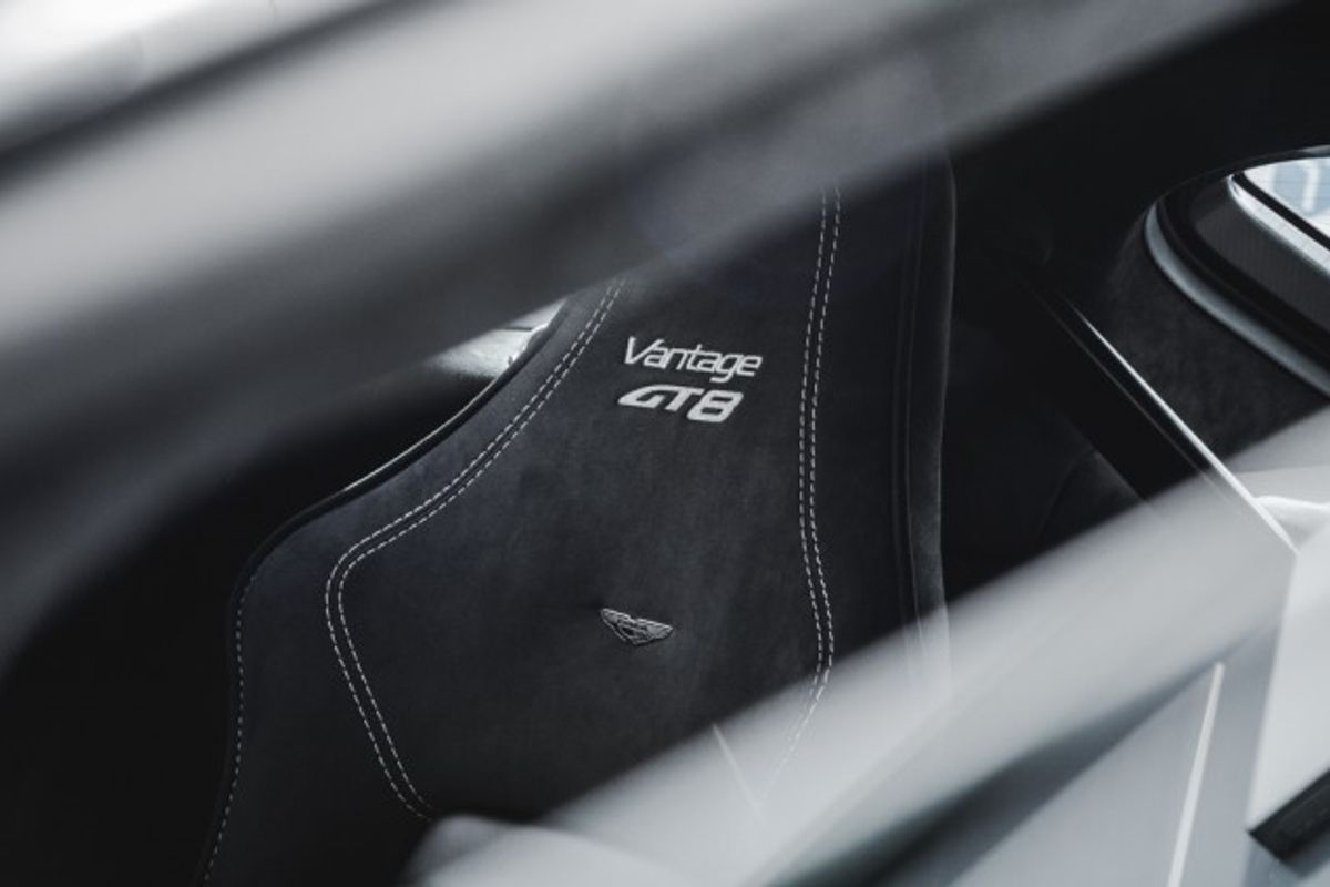 ASTON MARTIN VANTAGE 4.7 GT8 3DR Manual