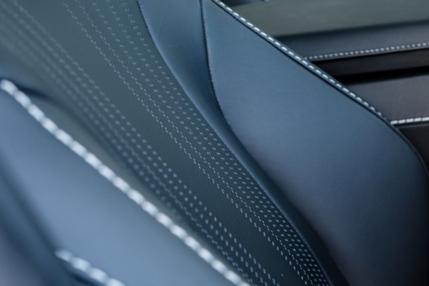 ASTON MARTIN DB11 COUPE 5.2 V12 2DR AUTOMATIC