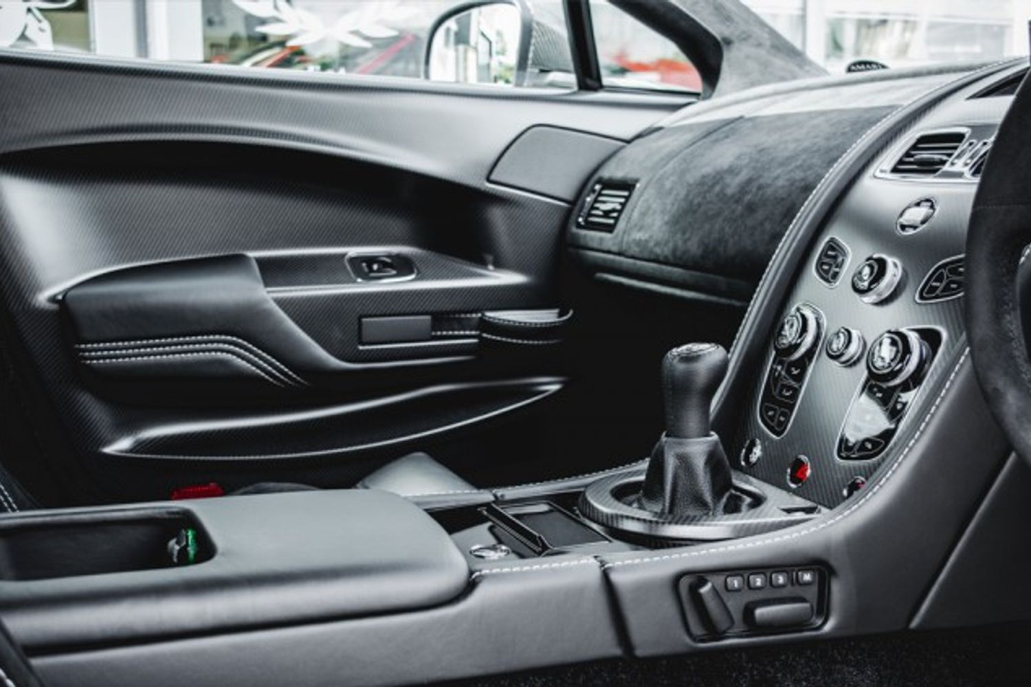 ASTON MARTIN VANTAGE 4.7 GT8 3DR Manual