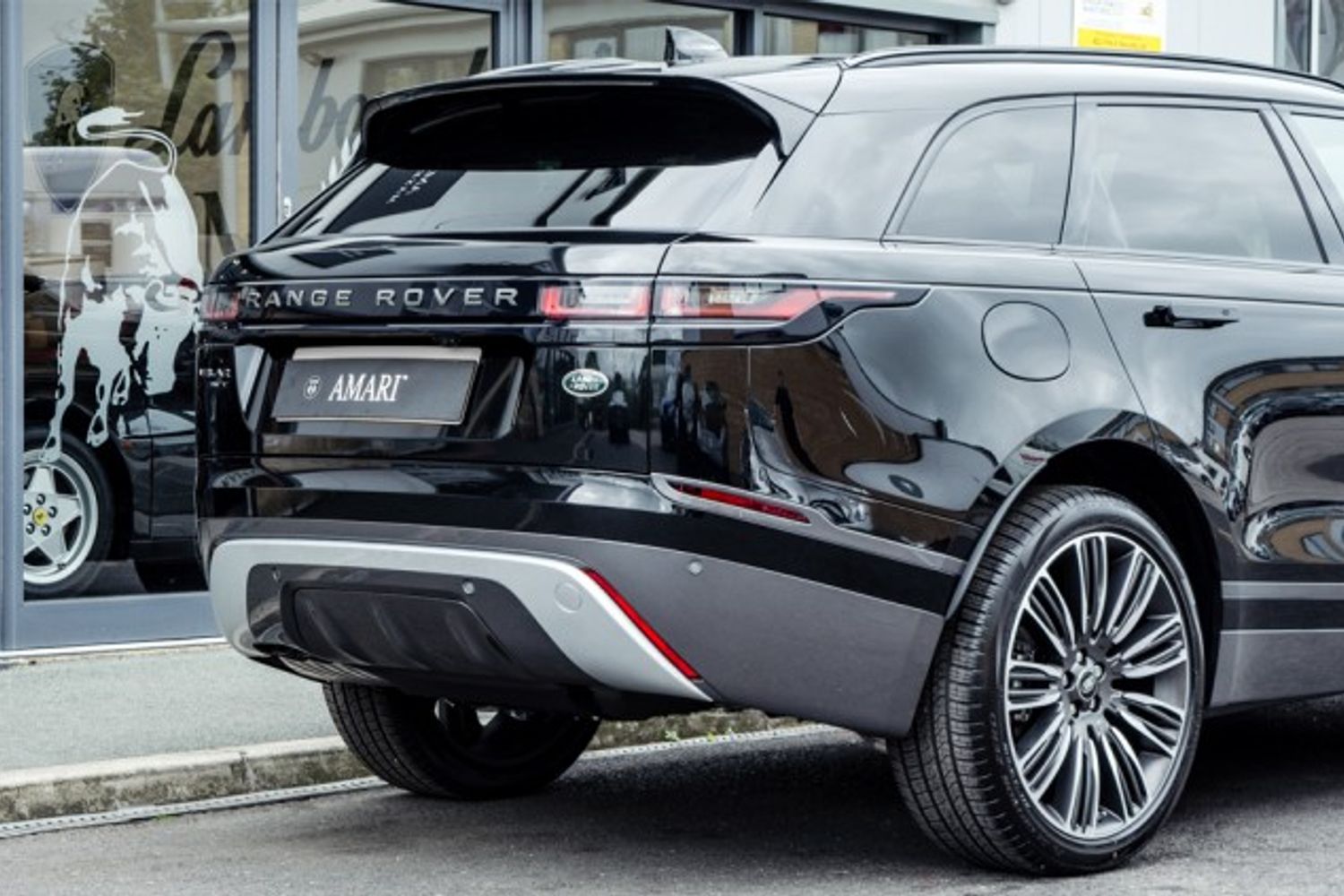 LAND ROVER RANGE ROVER VELAR DIESEL ESTATE 2.0 R-DYNAMIC S 5DR AUTOMATIC