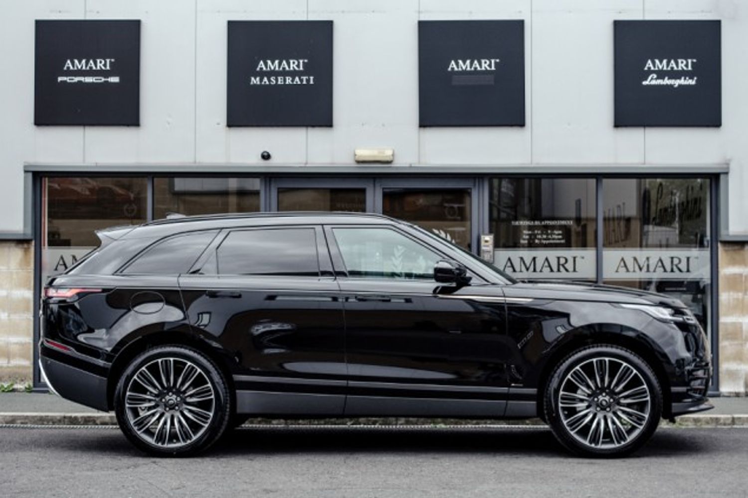 LAND ROVER RANGE ROVER VELAR DIESEL ESTATE 2.0 R-DYNAMIC S 5DR AUTOMATIC