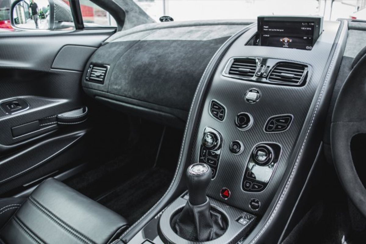 ASTON MARTIN VANTAGE 4.7 GT8 3DR Manual
