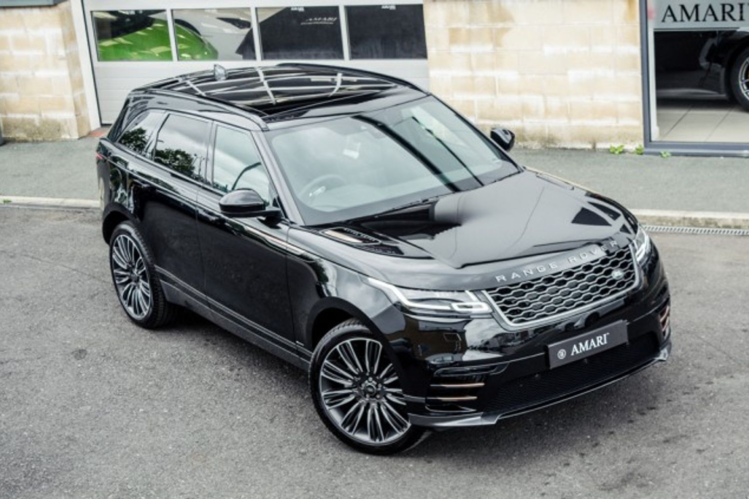 LAND ROVER RANGE ROVER VELAR DIESEL ESTATE 2.0 R-DYNAMIC S 5DR AUTOMATIC