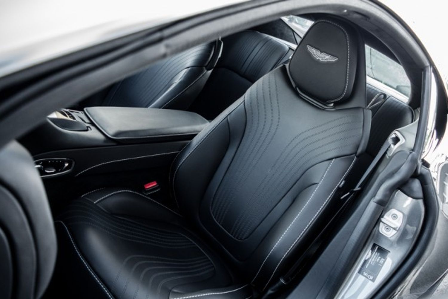 ASTON MARTIN DB11 COUPE 5.2 V12 2DR AUTOMATIC