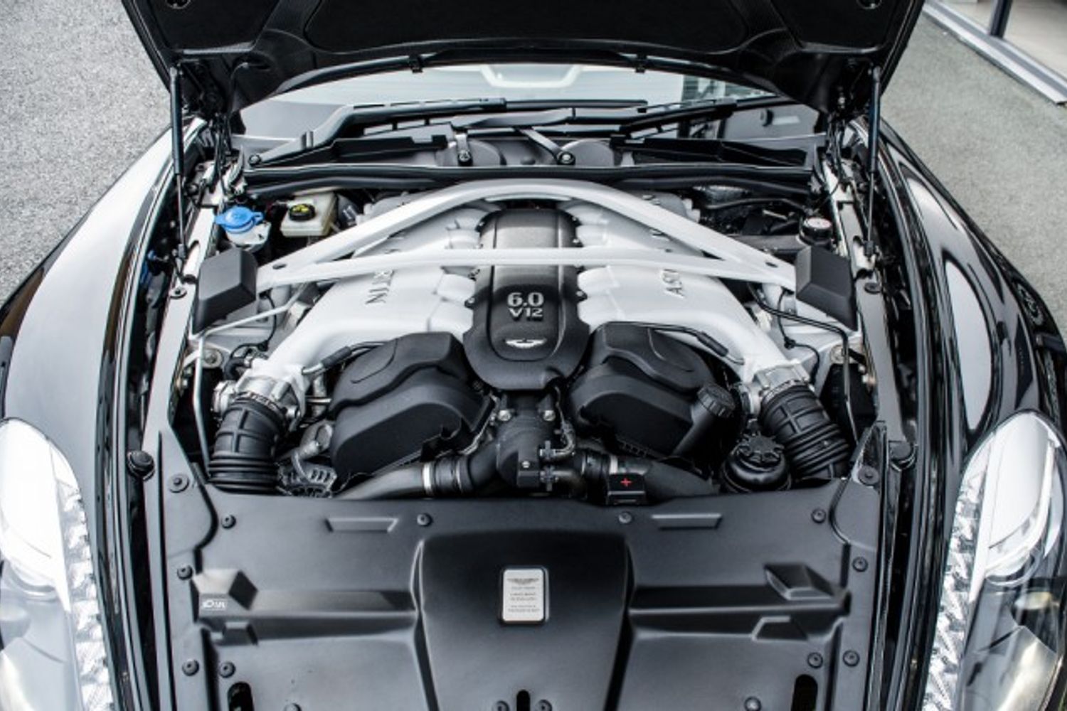 ASTON MARTIN VANQUISH COUPE 5.9 V12 2DR AUTOMATIC
