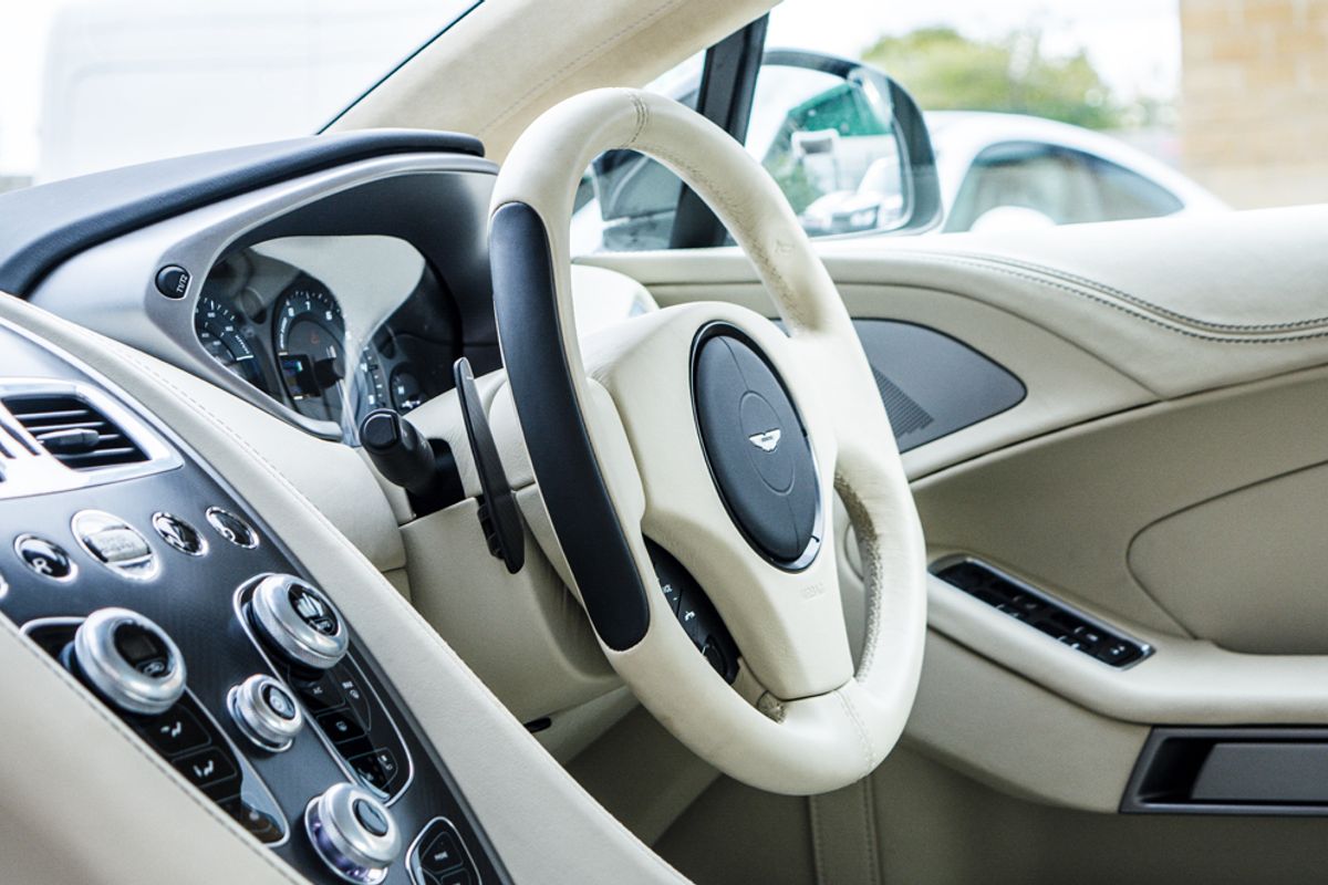 ASTON MARTIN VANQUISH COUPE 5.9 V12 2DR AUTOMATIC