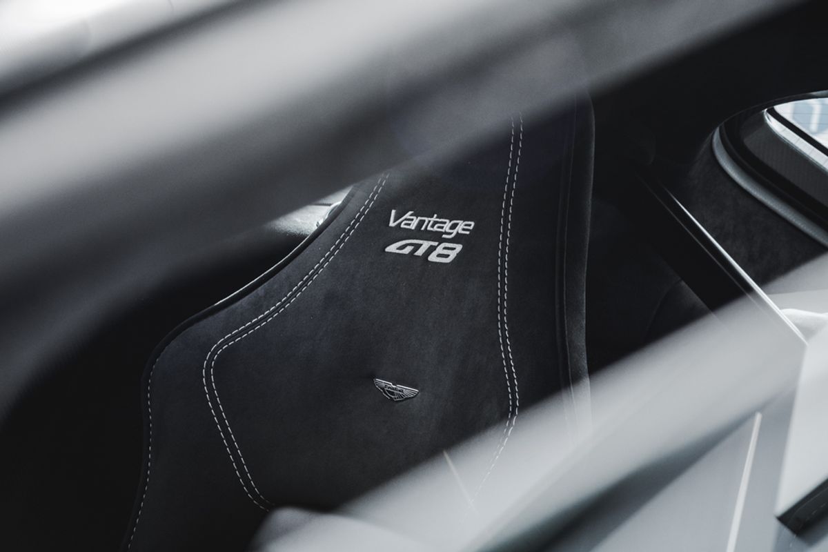 ASTON MARTIN VANTAGE 4.7 GT8 3DR Manual