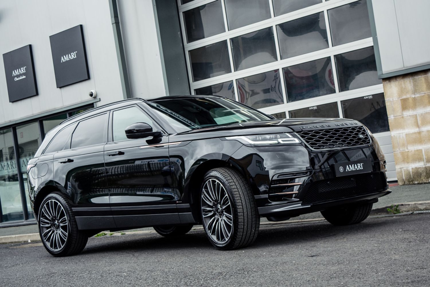 LAND ROVER RANGE ROVER VELAR DIESEL ESTATE 2.0 R-DYNAMIC S 5DR AUTOMATIC