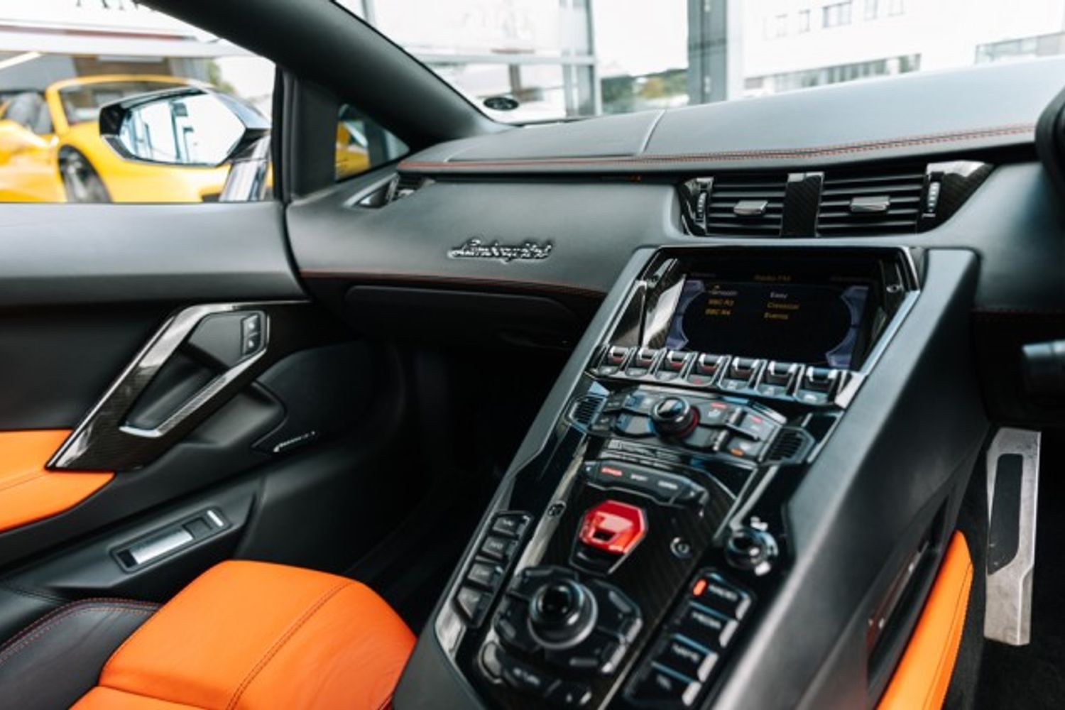LAMBORGHINI AVENTADOR COUPE 6.5 V12 2DR SEMI AUTOMATIC