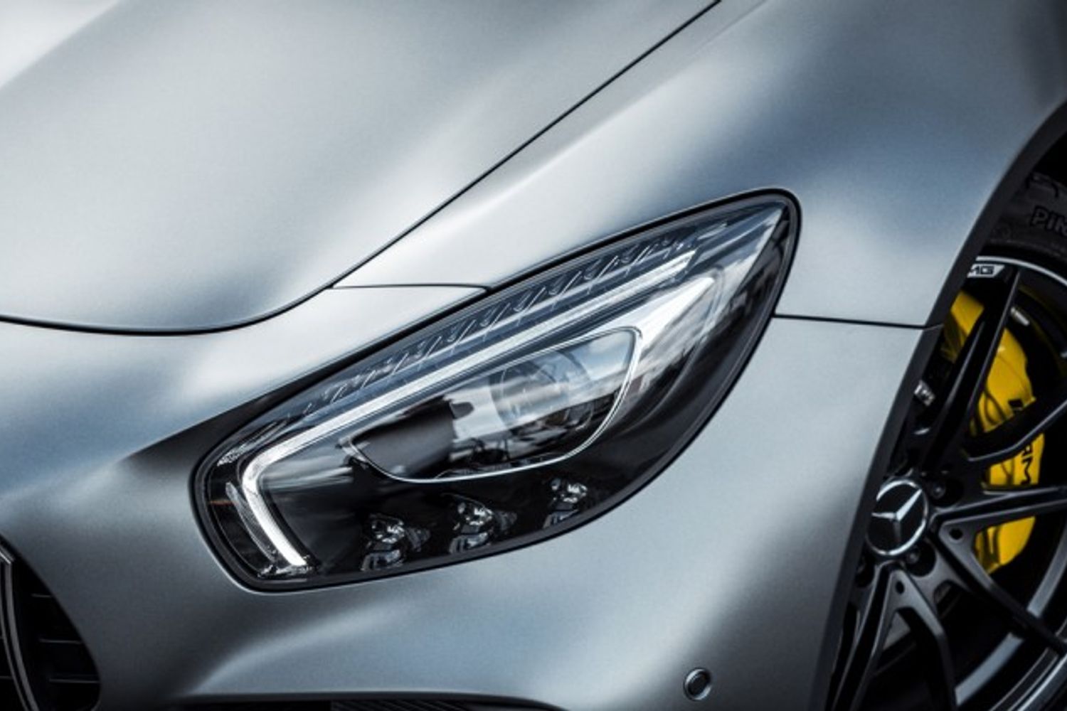 MERCEDES-BENZ AMG GT 4.0 AMG GT R PREMIUM 2DR AUTOMATIC