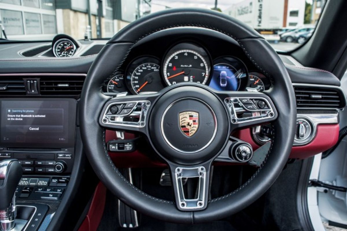 PORSCHE 991 CONVERTIBLE 3.8 TURBO S PDK SEMI-AUTO GEN 2