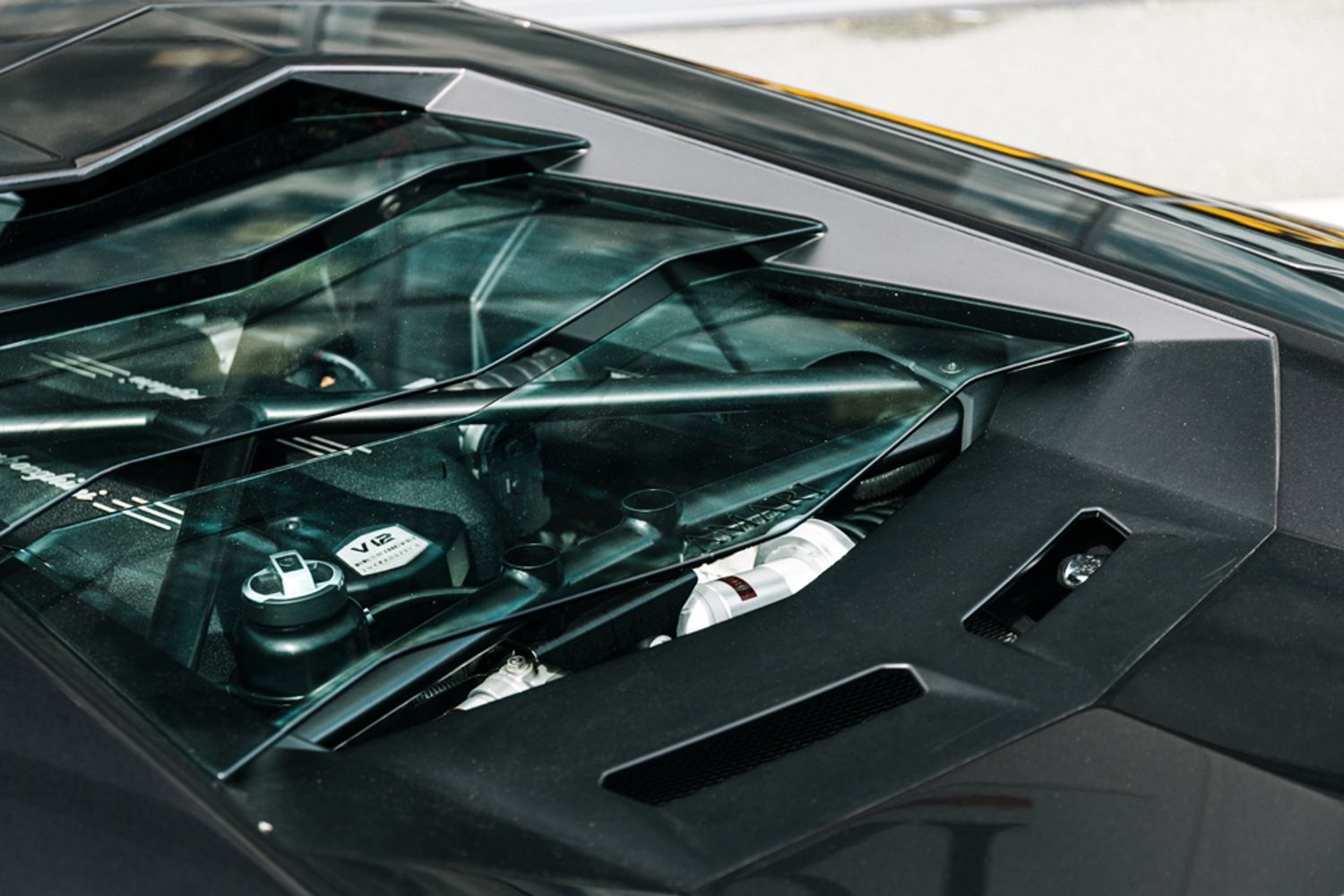 LAMBORGHINI AVENTADOR COUPE 6.5 V12 2DR SEMI AUTOMATIC