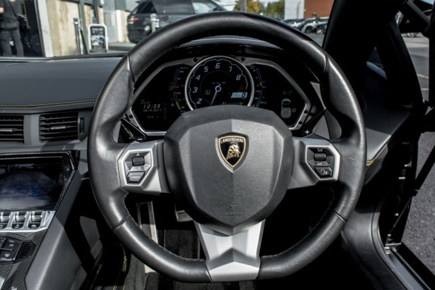 LAMBORGHINI AVENTADOR ROADSTER 6.5 V12 2DR SEMI AUTOMATIC