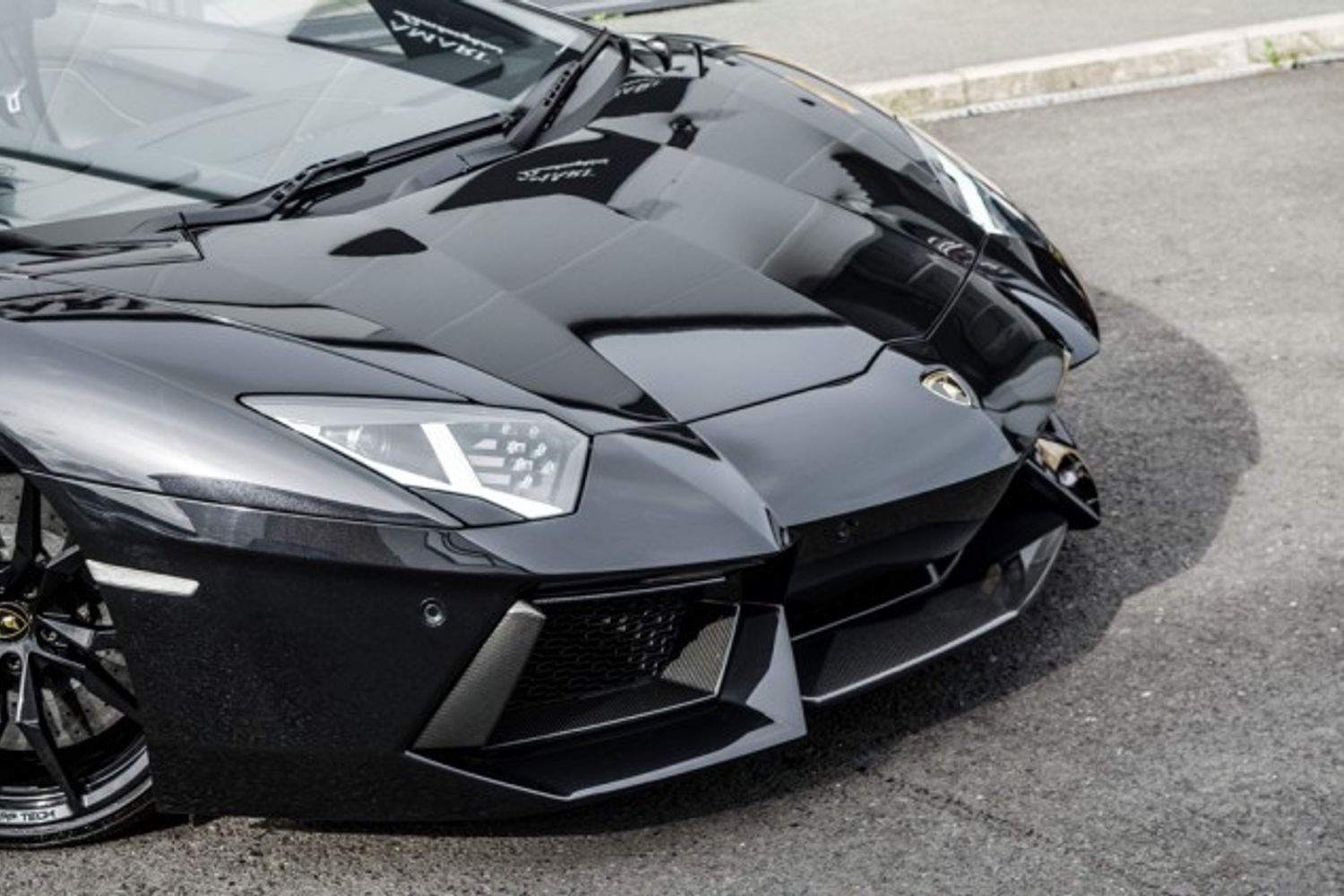 LAMBORGHINI AVENTADOR ROADSTER 6.5 V12 2DR SEMI AUTOMATIC