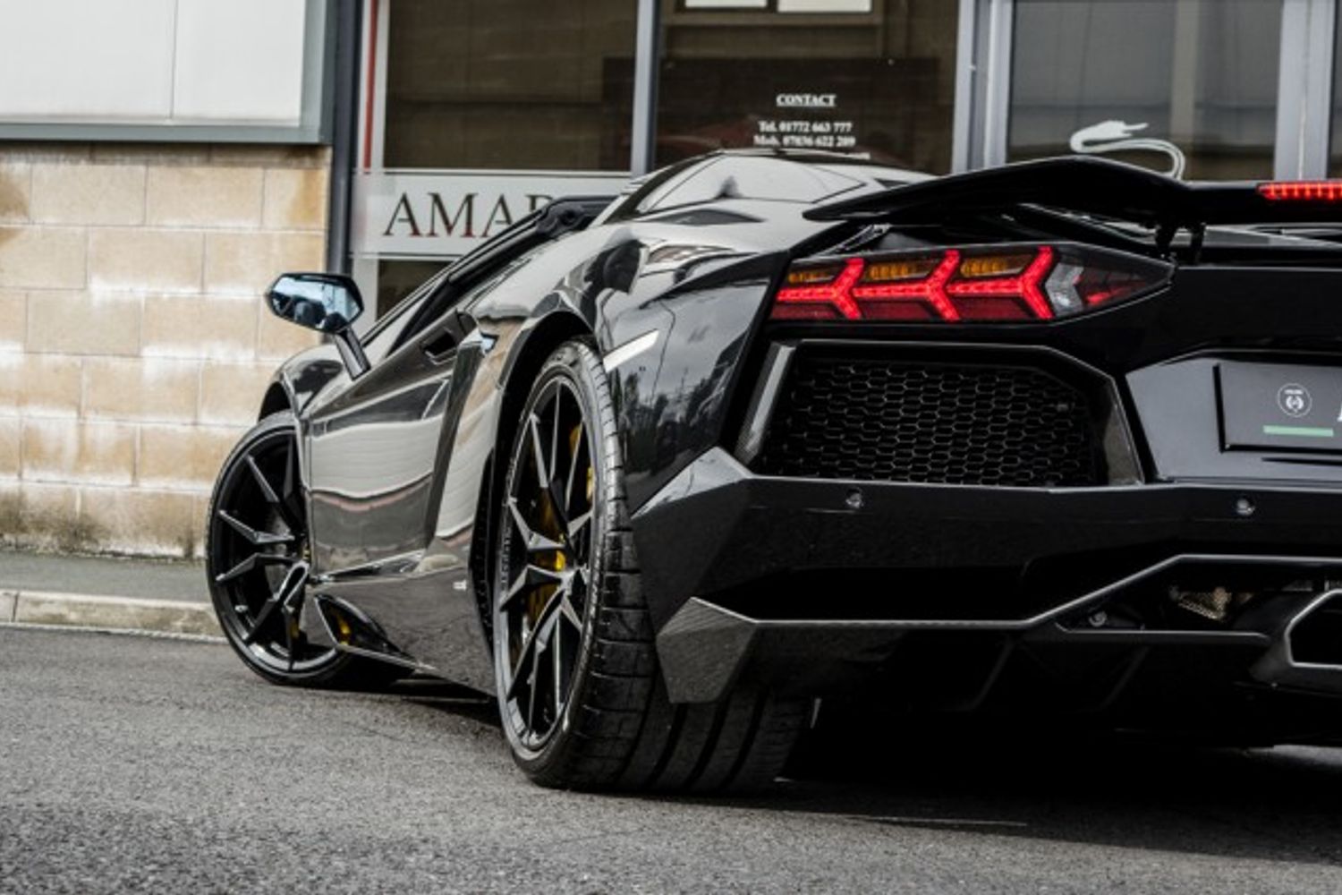 LAMBORGHINI AVENTADOR ROADSTER 6.5 V12 2DR SEMI AUTOMATIC