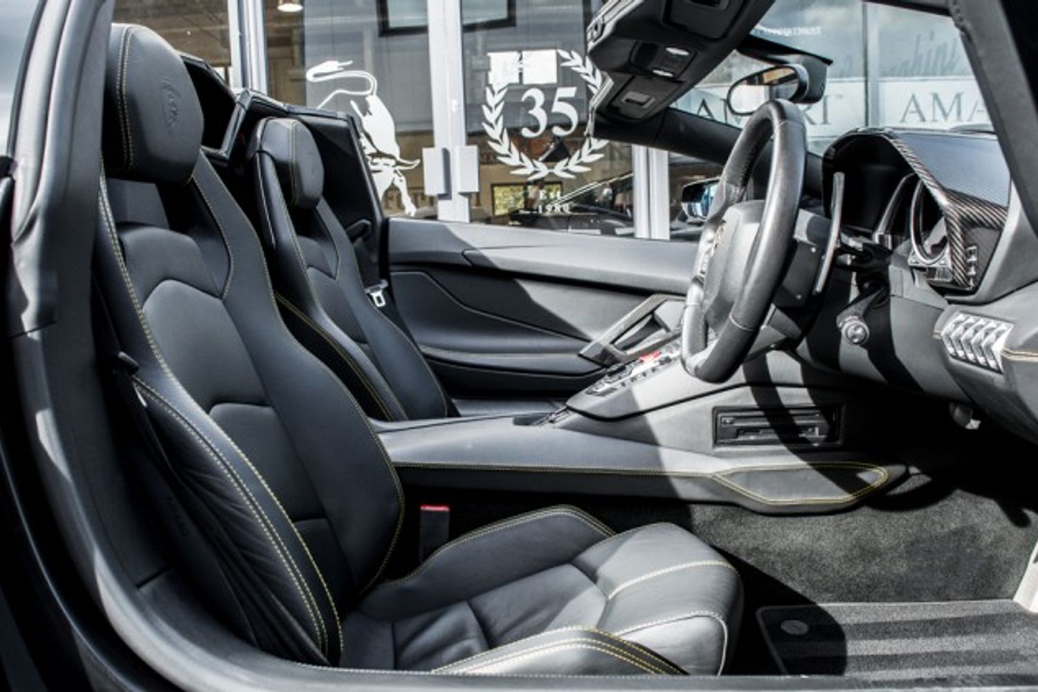 LAMBORGHINI AVENTADOR ROADSTER 6.5 V12 2DR SEMI AUTOMATIC