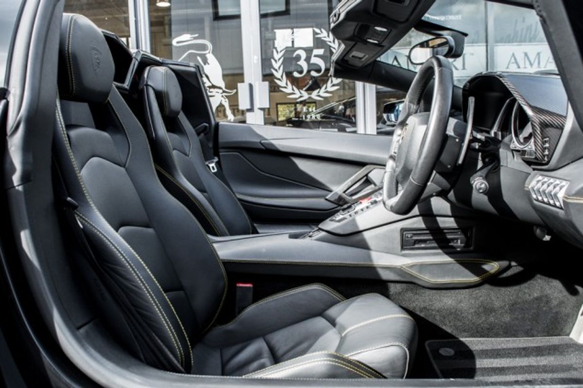 LAMBORGHINI AVENTADOR ROADSTER 6.5 V12 2DR SEMI AUTOMATIC