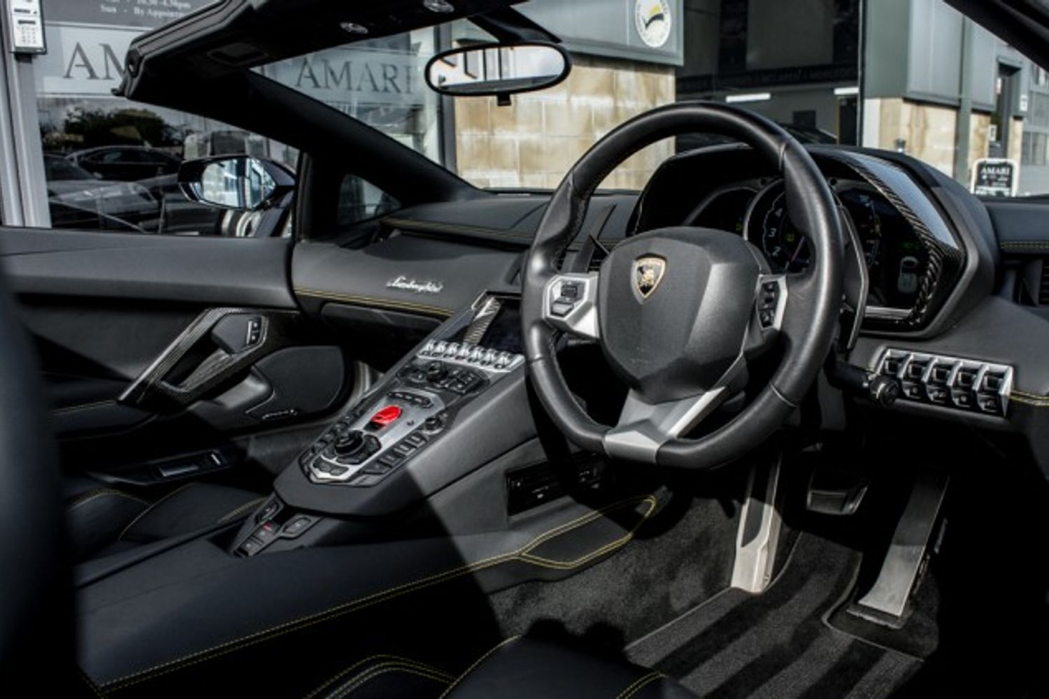 LAMBORGHINI AVENTADOR ROADSTER 6.5 V12 2DR SEMI AUTOMATIC