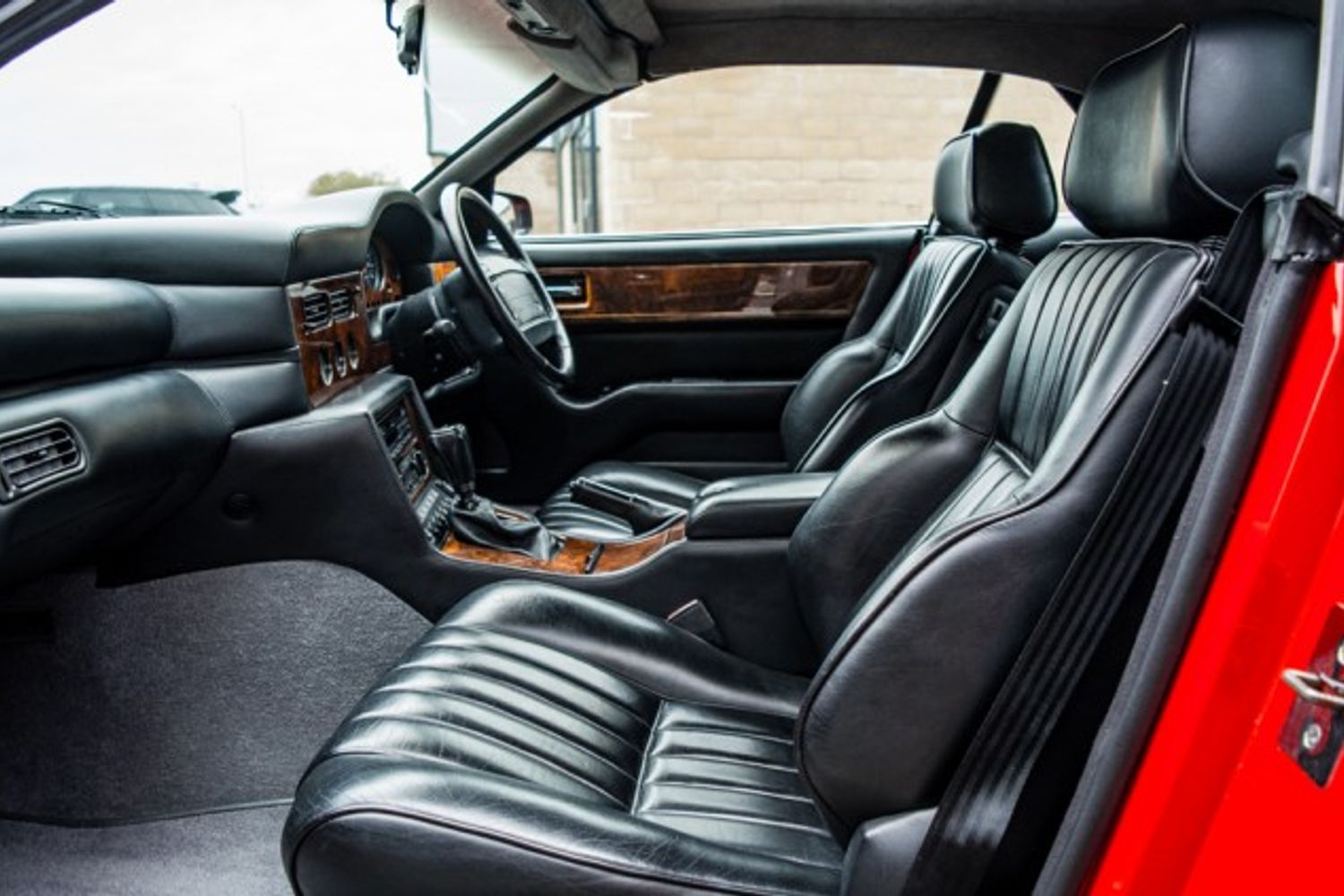 ASTON MARTIN VIRAGE VOLANTE AUTO CONVERTIBLE 6.3 'Works Special'