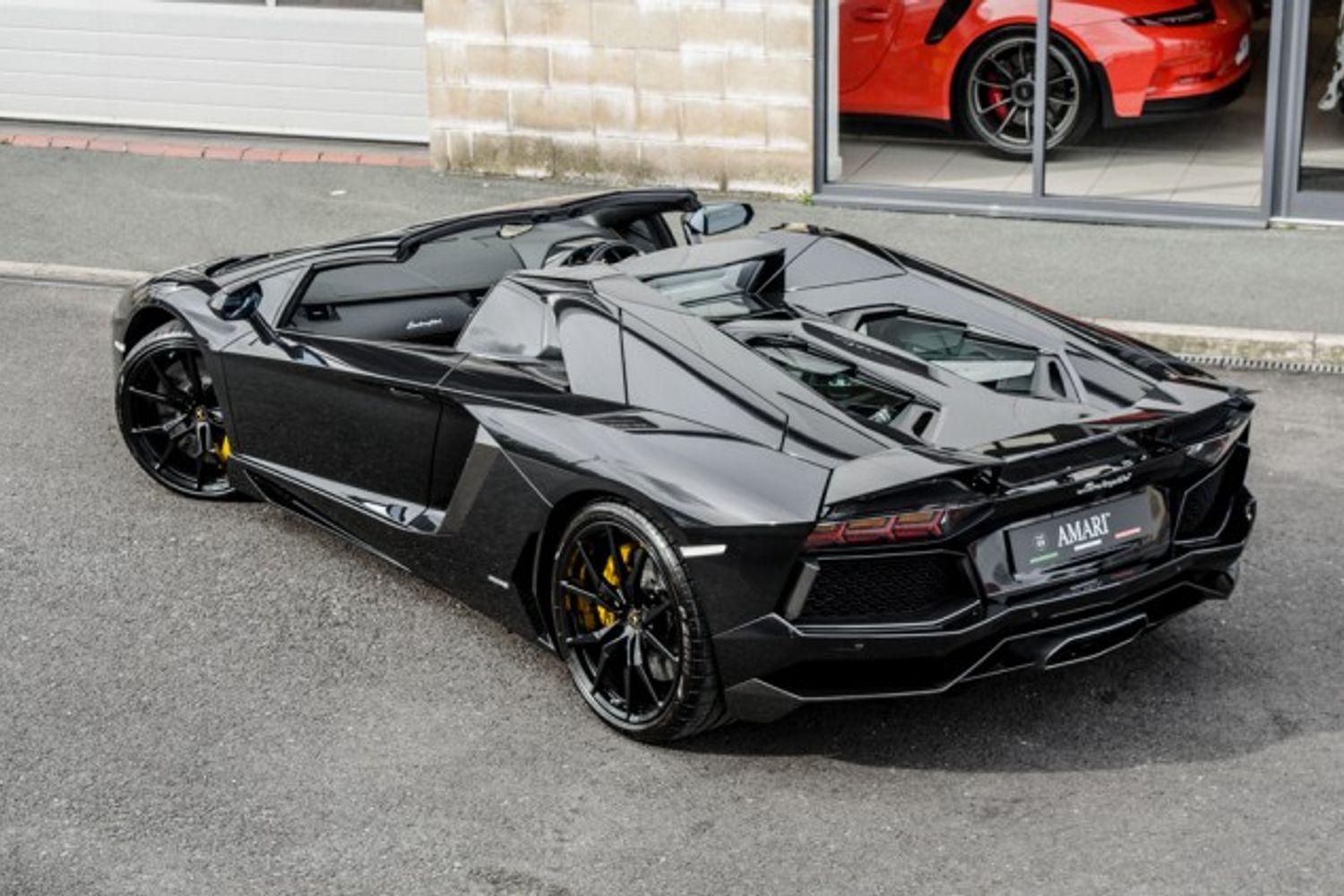 LAMBORGHINI AVENTADOR ROADSTER 6.5 V12 2DR SEMI AUTOMATIC