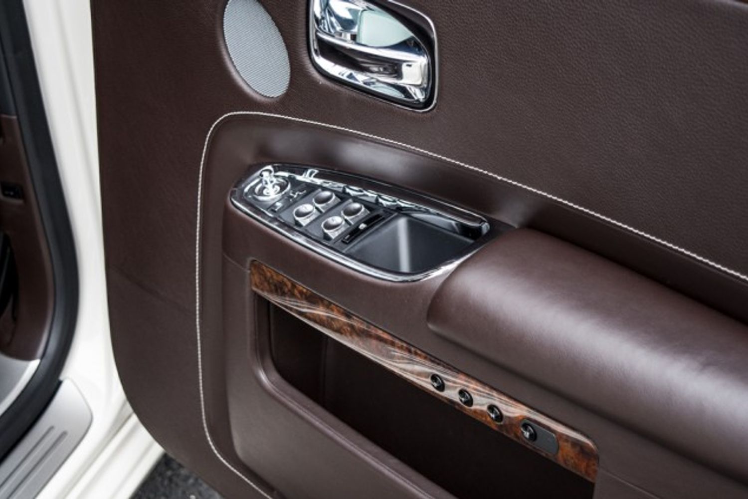 ROLLS-ROYCE GHOST SALOON 6.6 V12 4DR AUTOMATIC