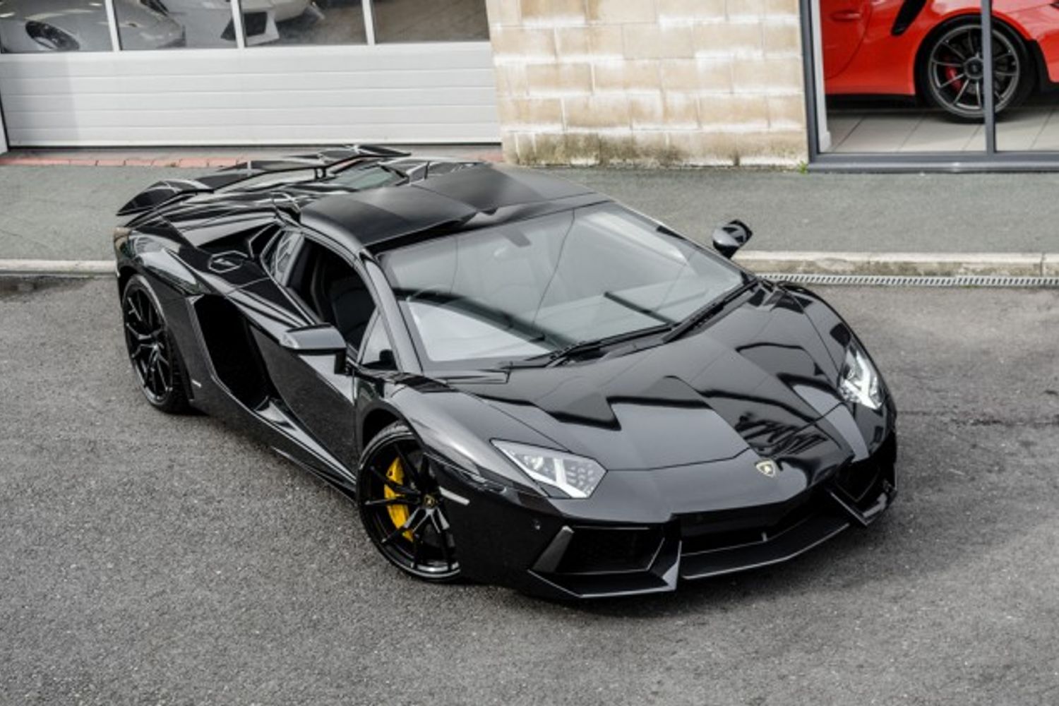 LAMBORGHINI AVENTADOR ROADSTER 6.5 V12 2DR SEMI AUTOMATIC