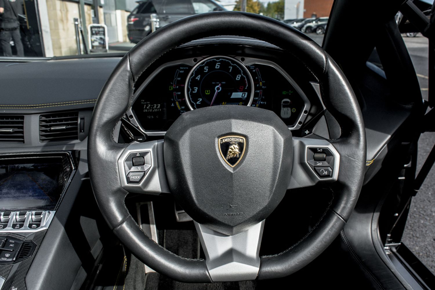 LAMBORGHINI AVENTADOR ROADSTER 6.5 V12 2DR SEMI AUTOMATIC