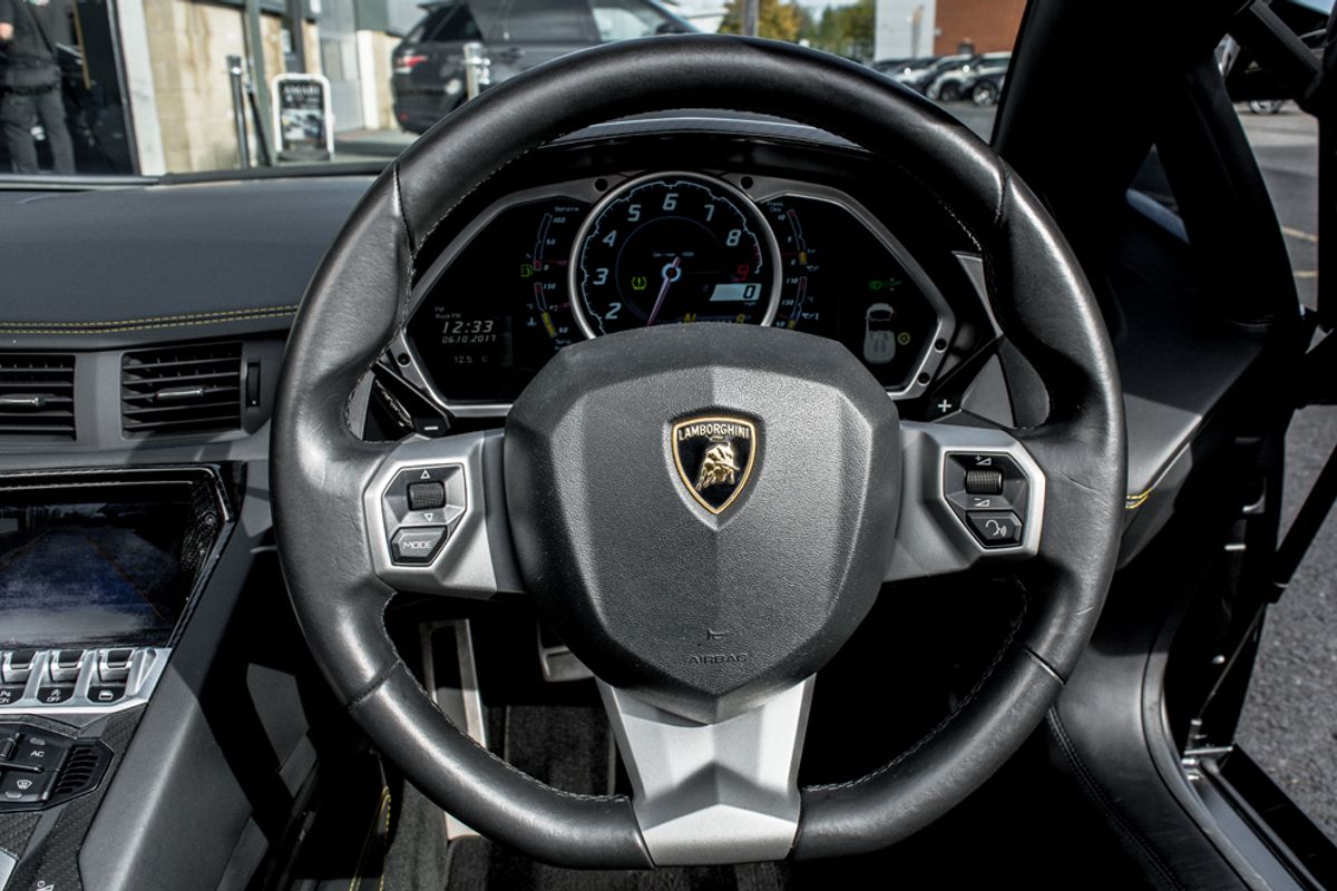 LAMBORGHINI AVENTADOR ROADSTER 6.5 V12 2DR SEMI AUTOMATIC