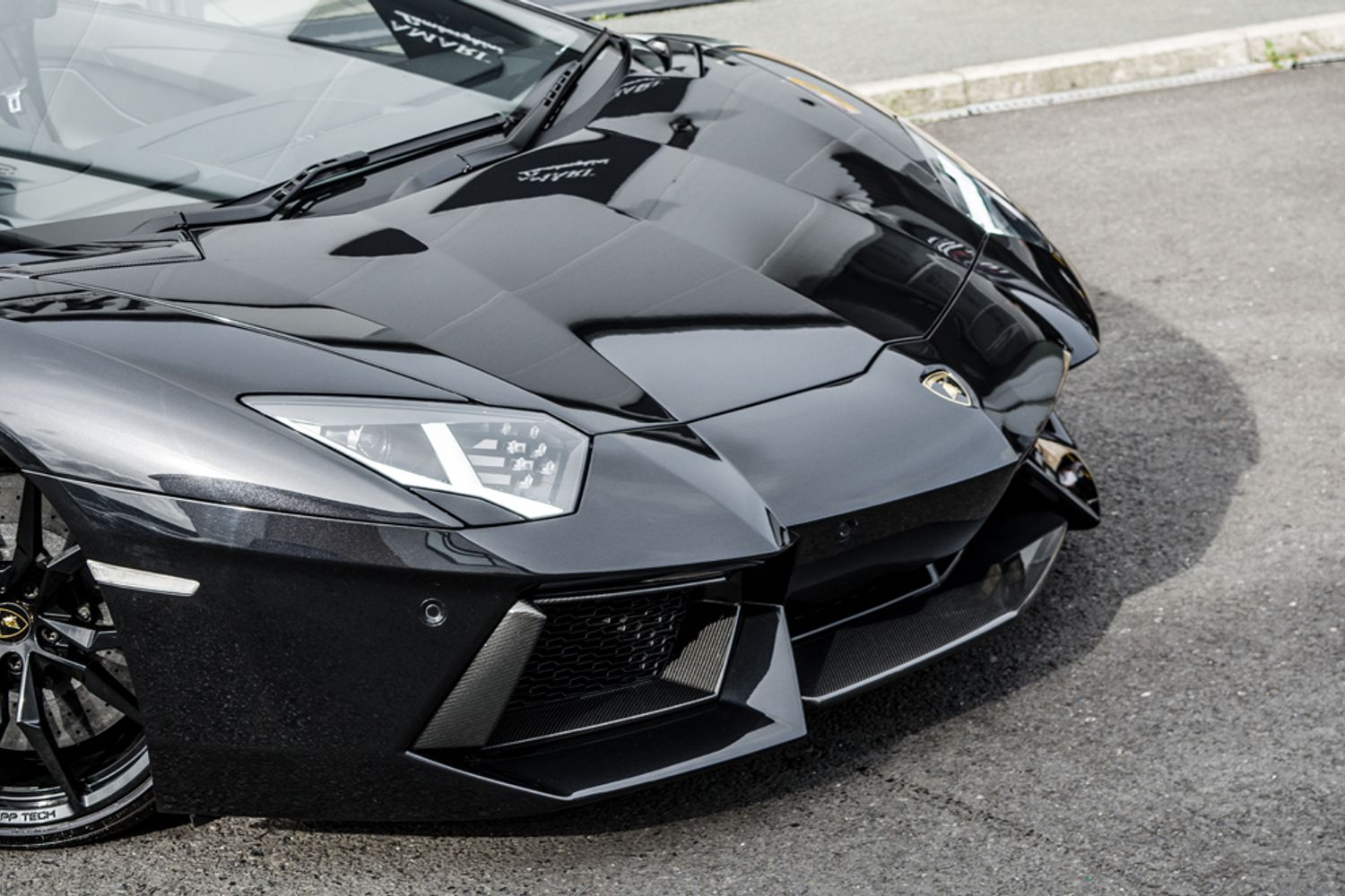 LAMBORGHINI AVENTADOR ROADSTER 6.5 V12 2DR SEMI AUTOMATIC