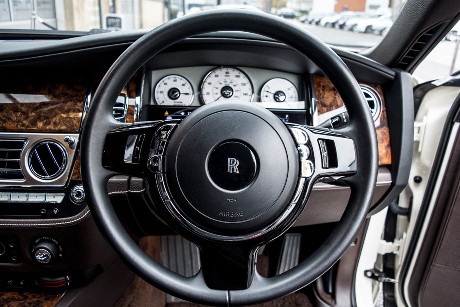 ROLLS-ROYCE GHOST SALOON 6.6 V12 4DR AUTOMATIC