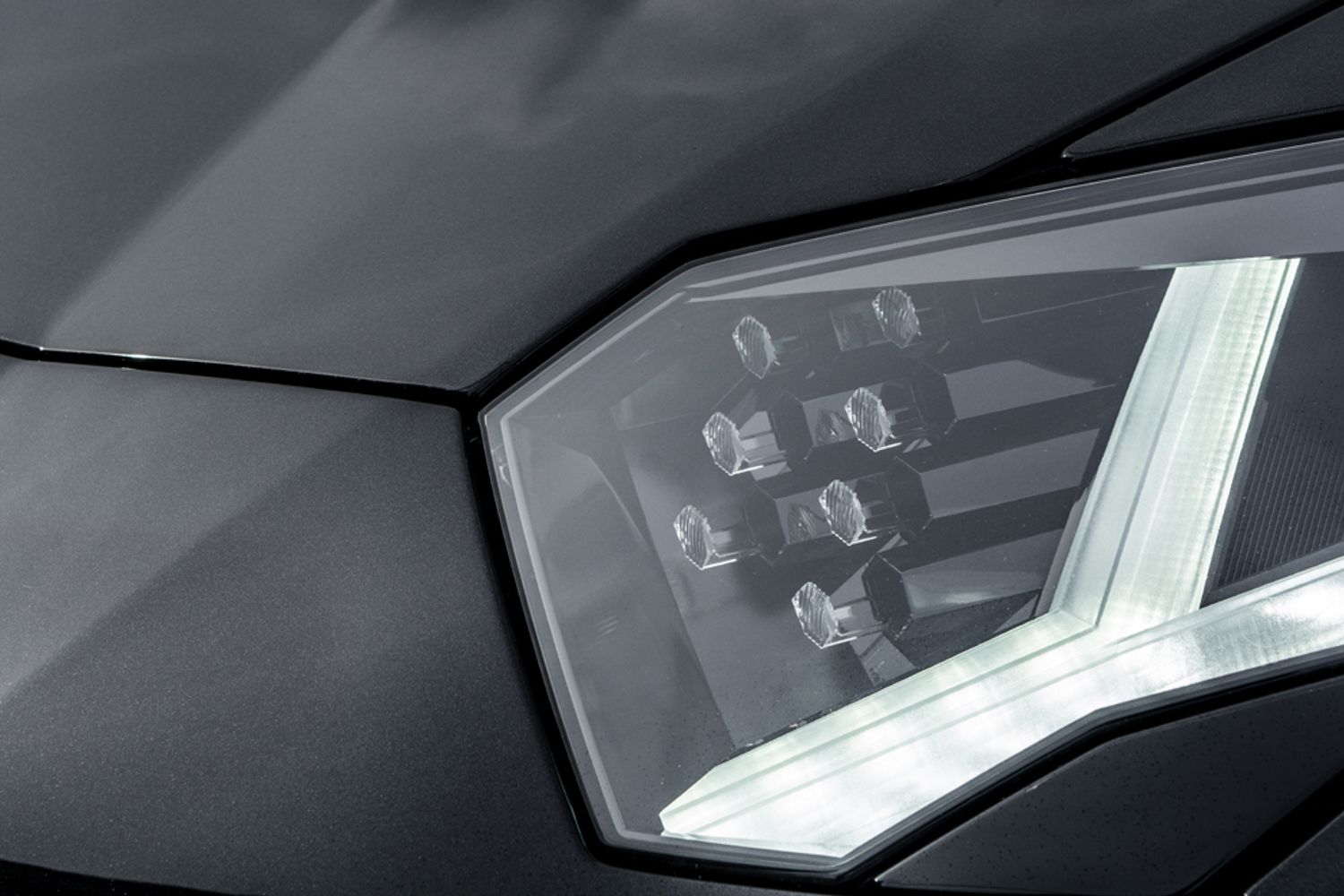 LAMBORGHINI AVENTADOR ROADSTER 6.5 V12 2DR SEMI AUTOMATIC