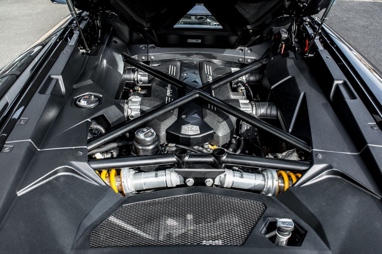 LAMBORGHINI AVENTADOR ROADSTER 6.5 V12 2DR SEMI AUTOMATIC