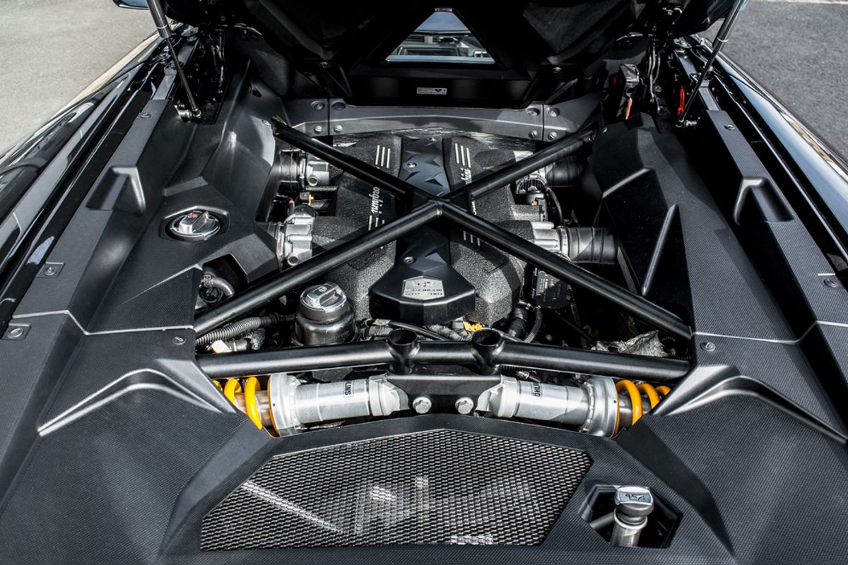 LAMBORGHINI AVENTADOR ROADSTER 6.5 V12 2DR SEMI AUTOMATIC