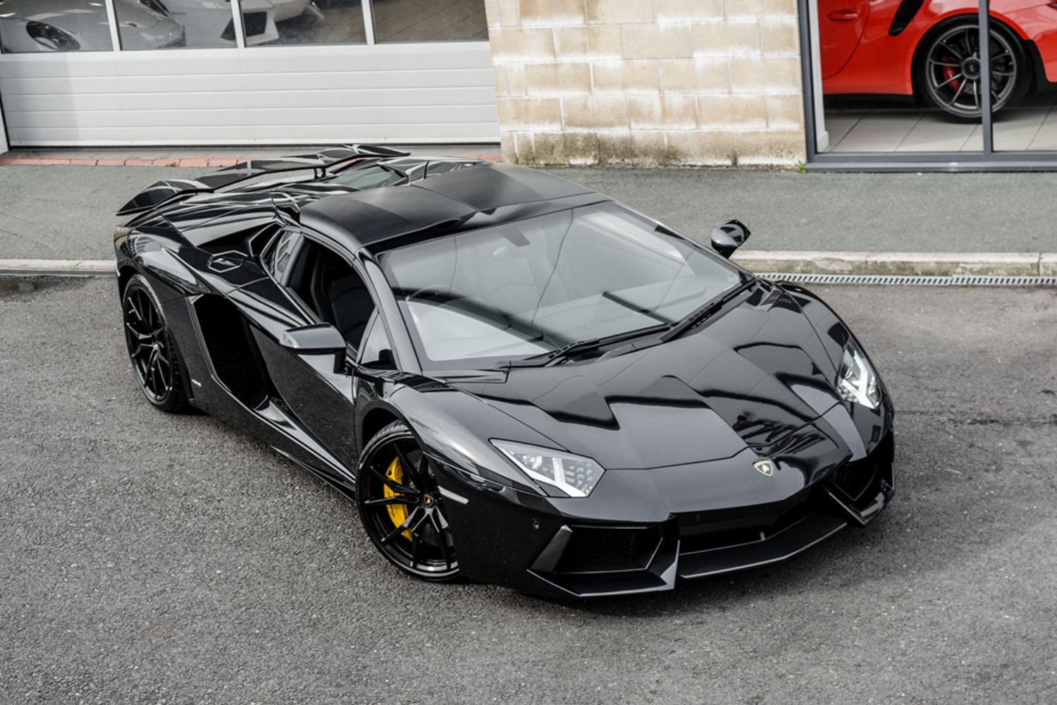 LAMBORGHINI AVENTADOR ROADSTER 6.5 V12 2DR SEMI AUTOMATIC