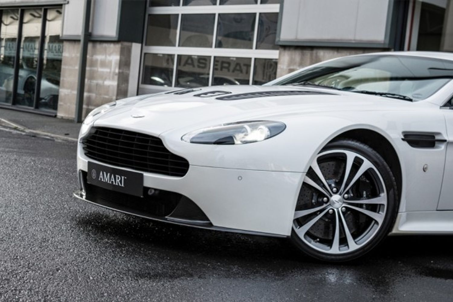 ASTON MARTIN VANTAGE COUPE 5.9 V12 3DR