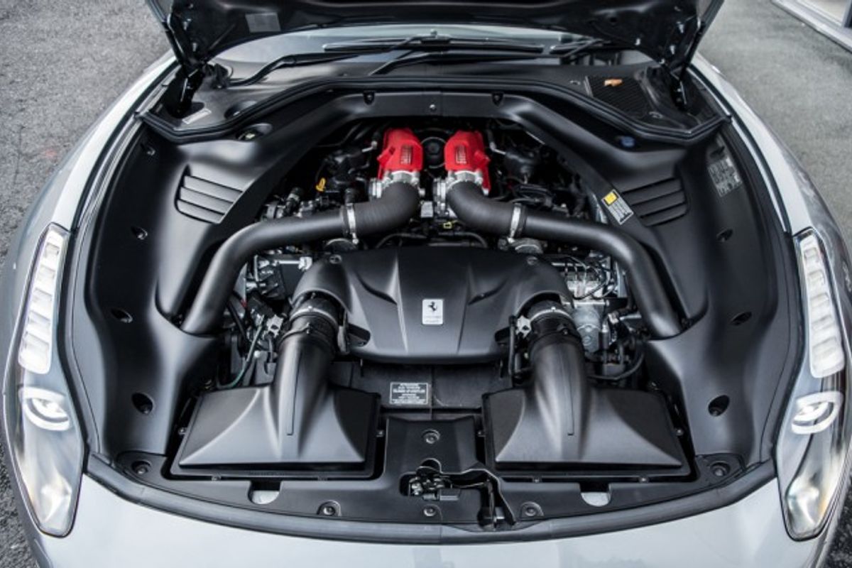 FERRARI CALIFORNIA CONVERTIBLE 3.9 DD 2DR SEMI AUTOMATIC