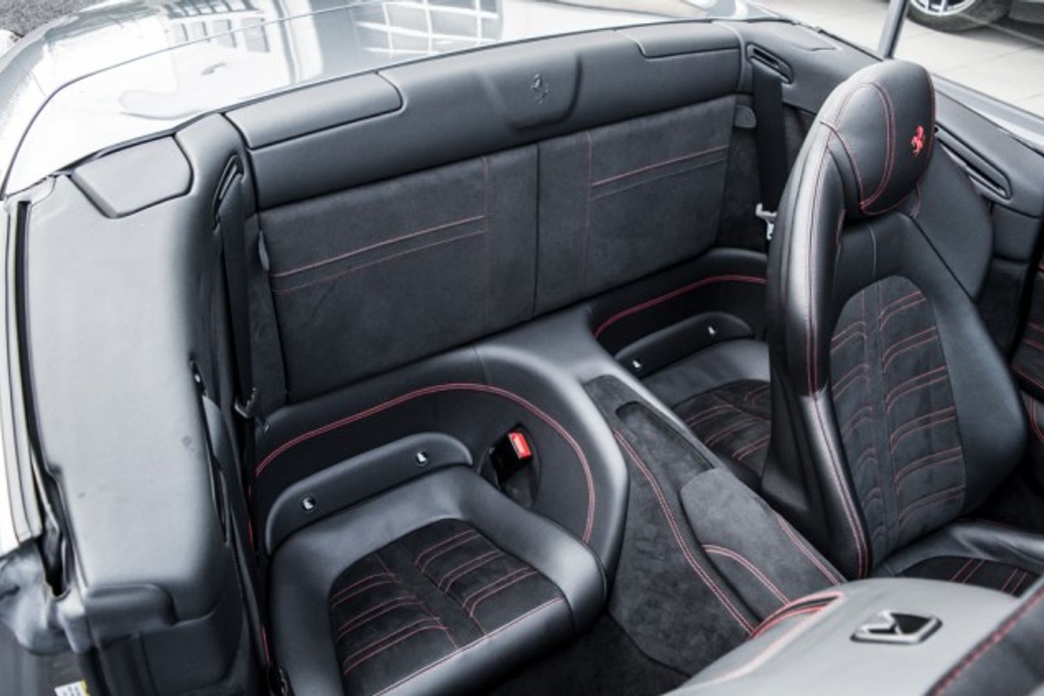 FERRARI CALIFORNIA CONVERTIBLE 3.9 DD 2DR SEMI AUTOMATIC