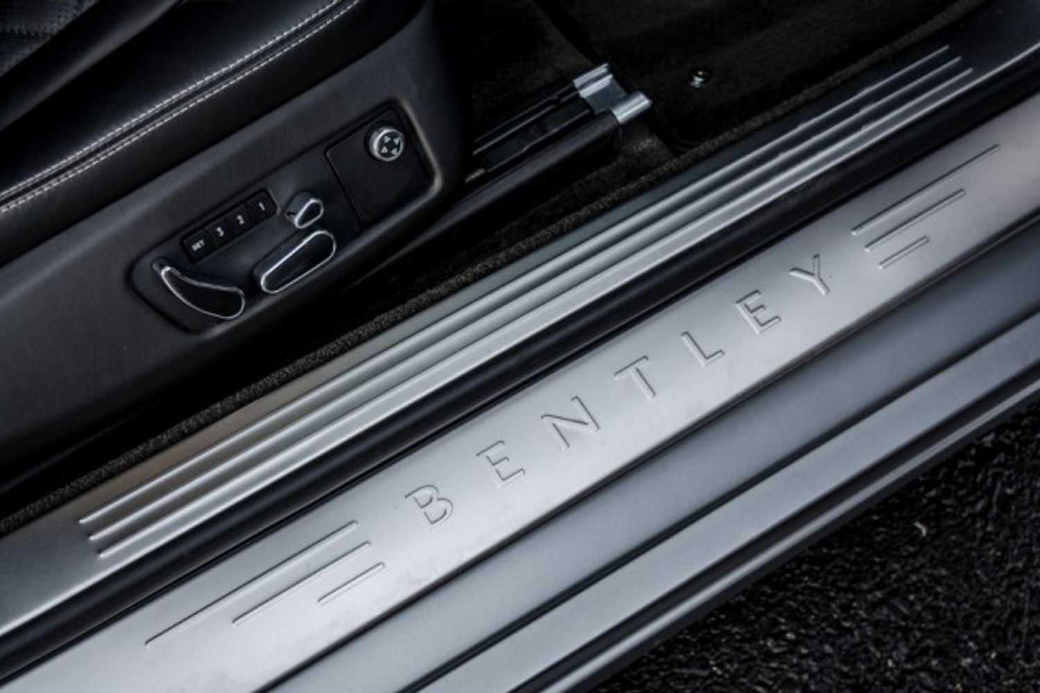 BENTLEY CONTINENTAL COUPE 4.0 GT V8 MDS Mulliner GTX700 II