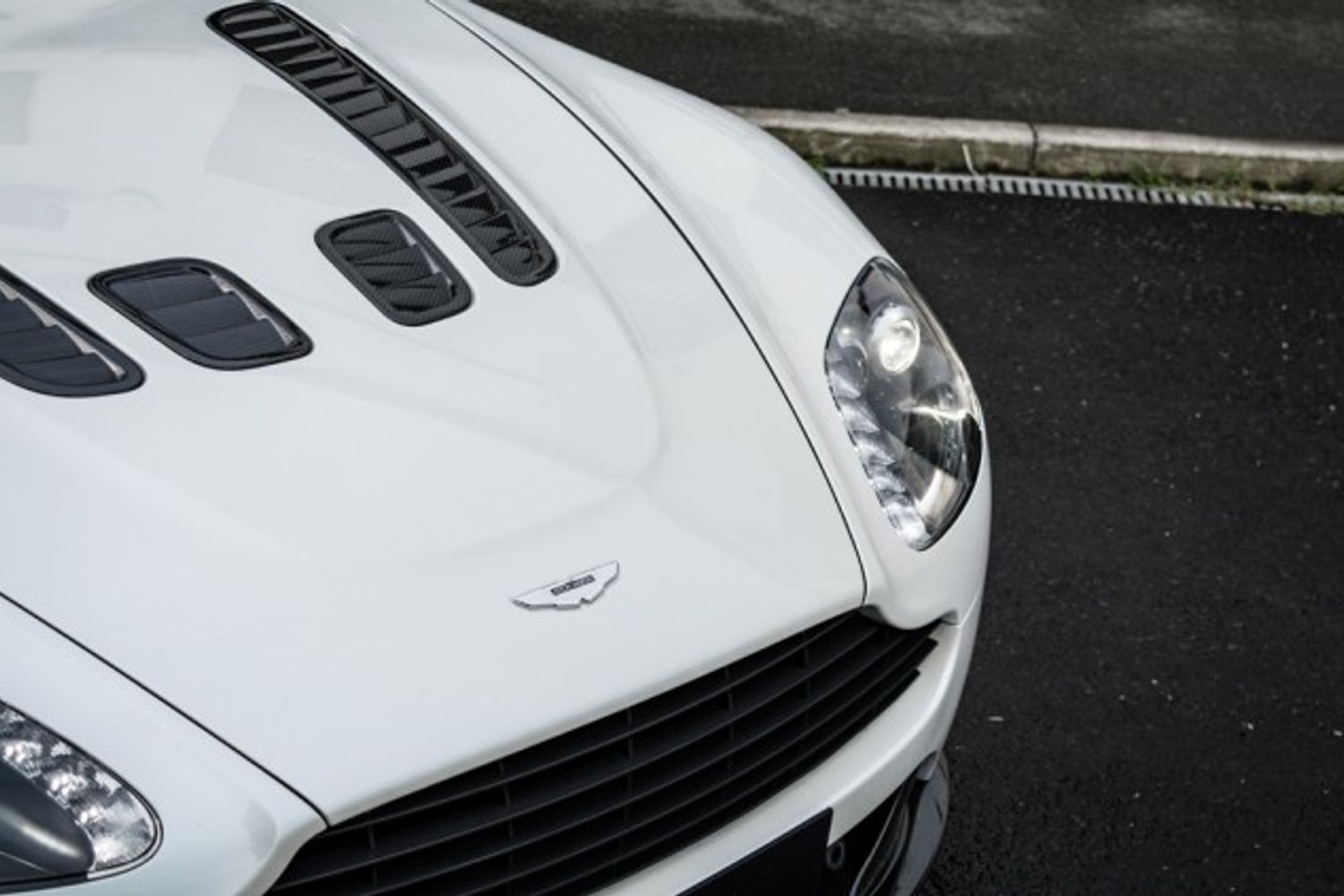ASTON MARTIN VANTAGE COUPE 5.9 V12 3DR