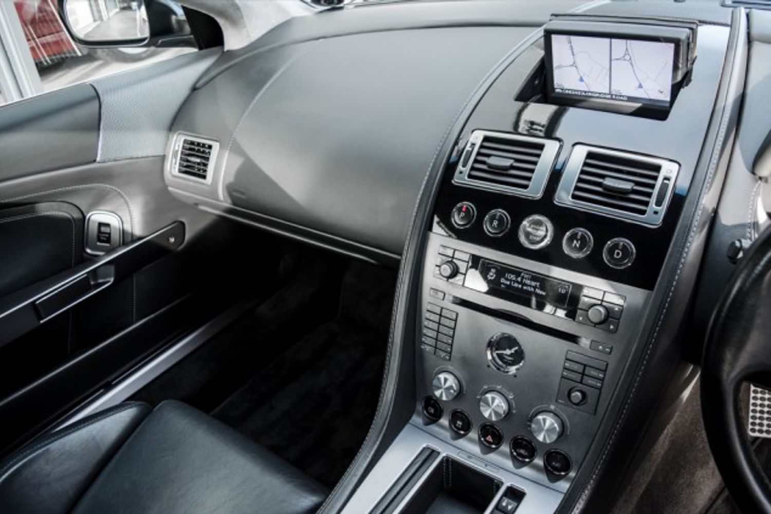 ASTON MARTIN DB9 COUPE 5.9 V12 2DR AUTOMATIC