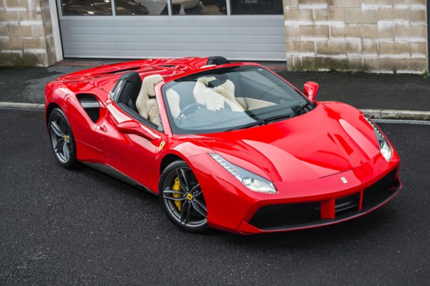 FERRARI 488 CONVERTIBLE 3.9 SPIDER 2DR SEMI AUTOMATIC