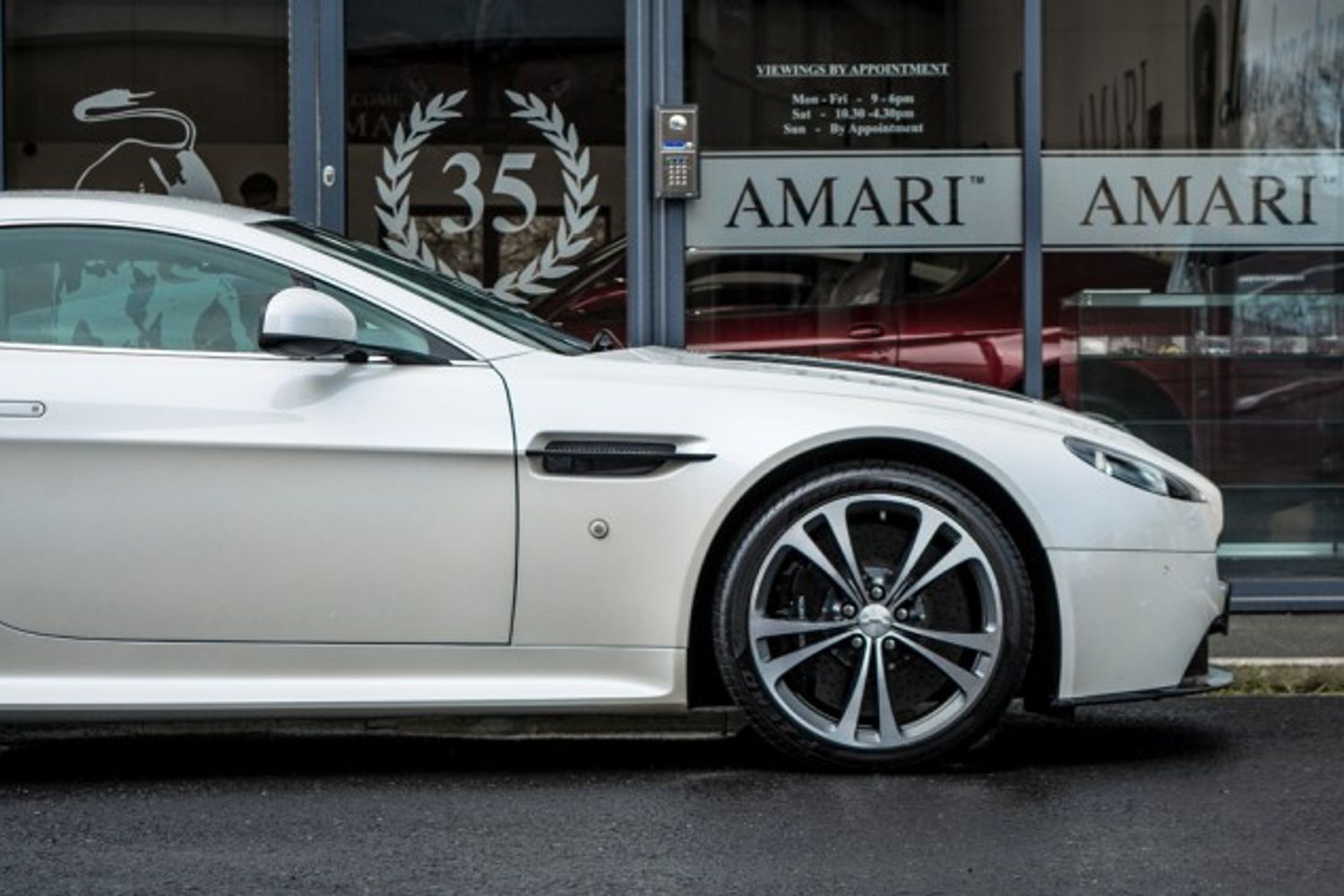 ASTON MARTIN VANTAGE COUPE 5.9 V12 3DR