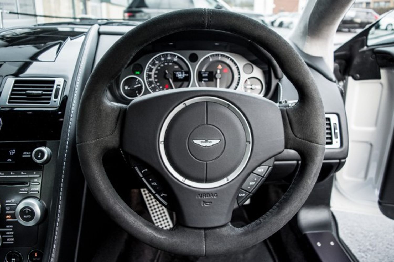 ASTON MARTIN VANTAGE COUPE 5.9 V12 3DR