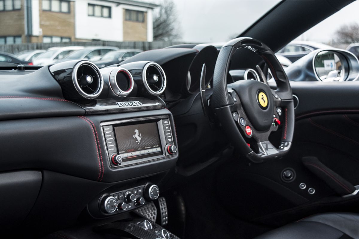 FERRARI CALIFORNIA CONVERTIBLE 3.9 DD 2DR SEMI AUTOMATIC