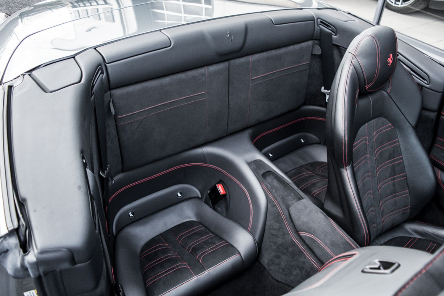 FERRARI CALIFORNIA CONVERTIBLE 3.9 DD 2DR SEMI AUTOMATIC