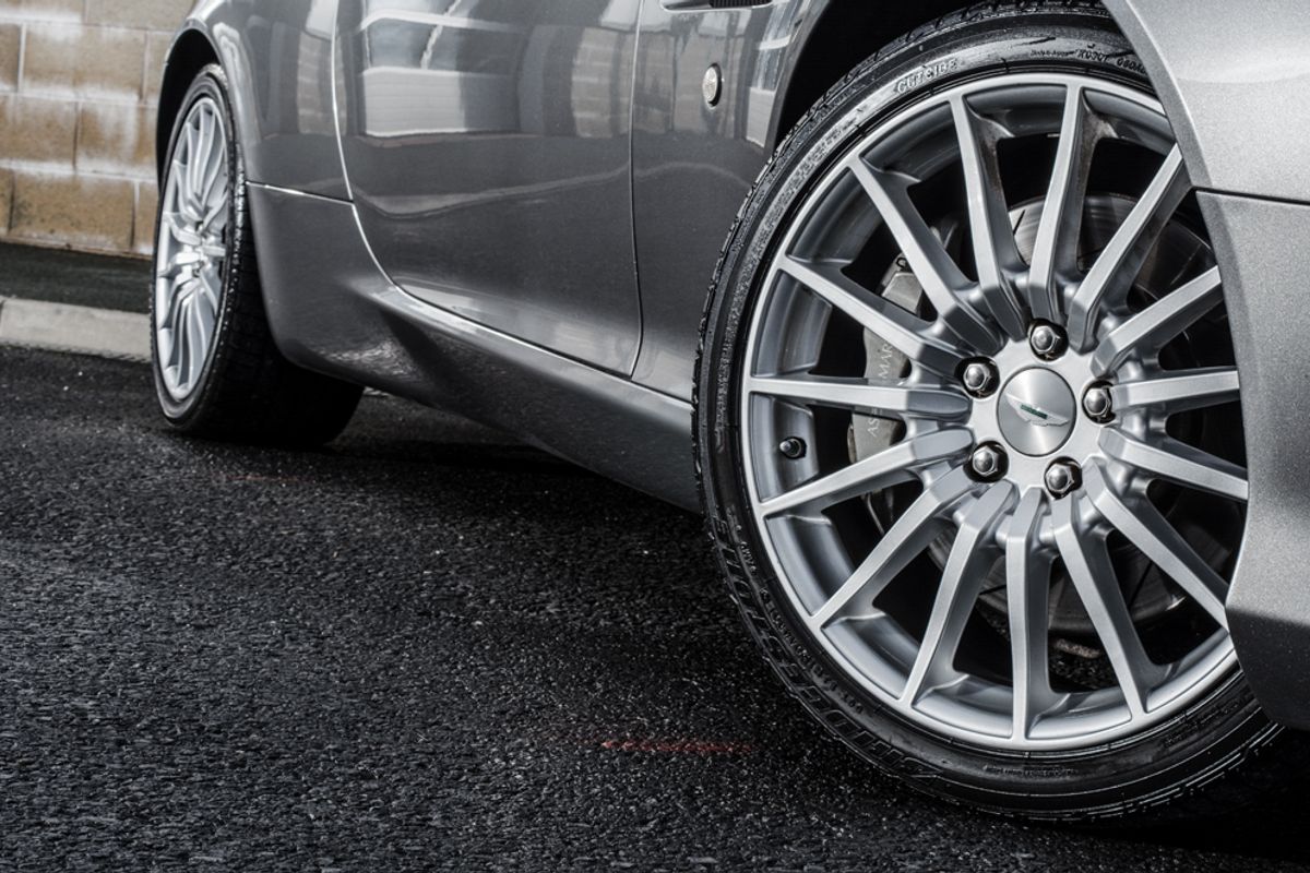 ASTON MARTIN DB9 COUPE 5.9 V12 2DR AUTOMATIC