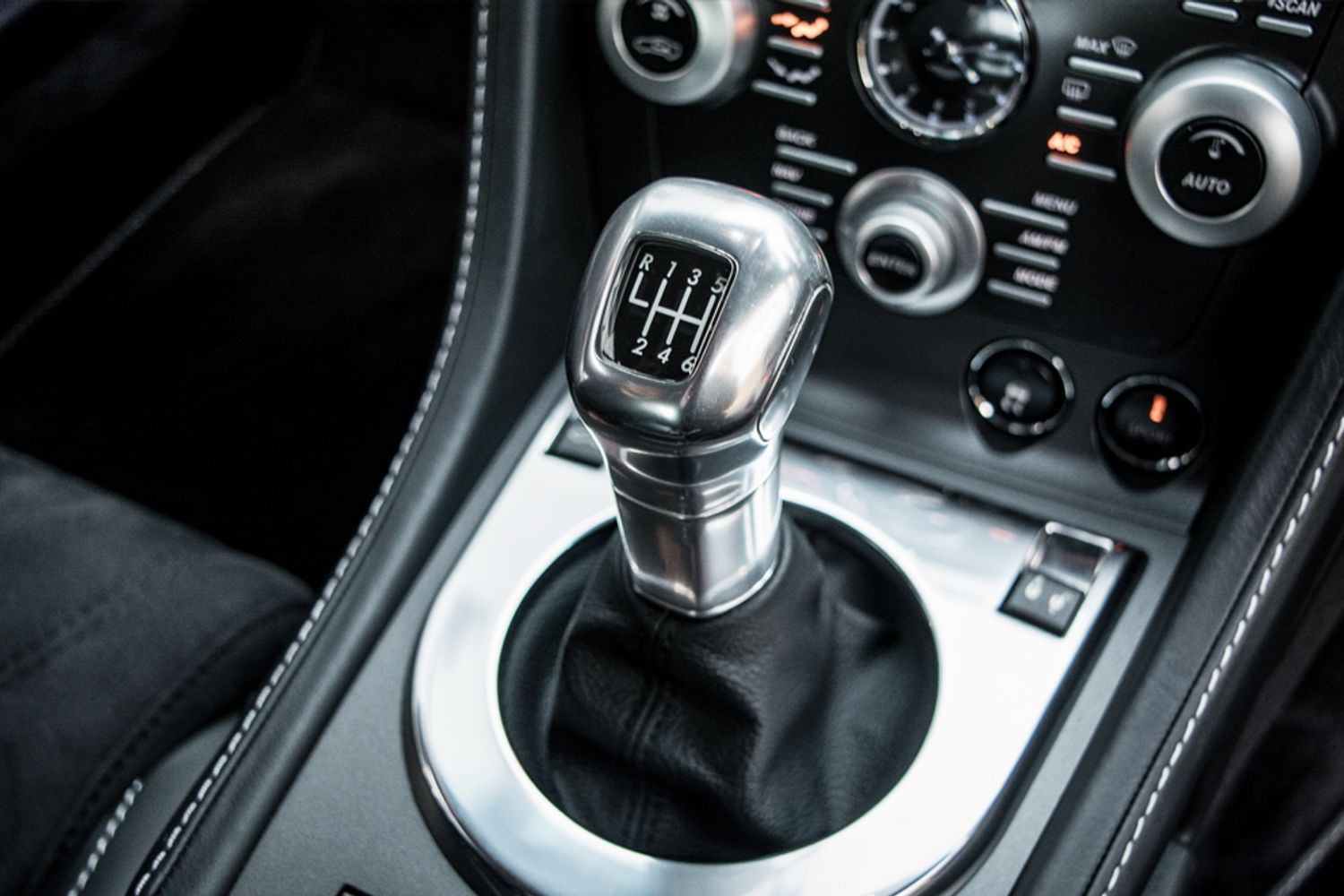 ASTON MARTIN VANTAGE COUPE 5.9 V12 3DR