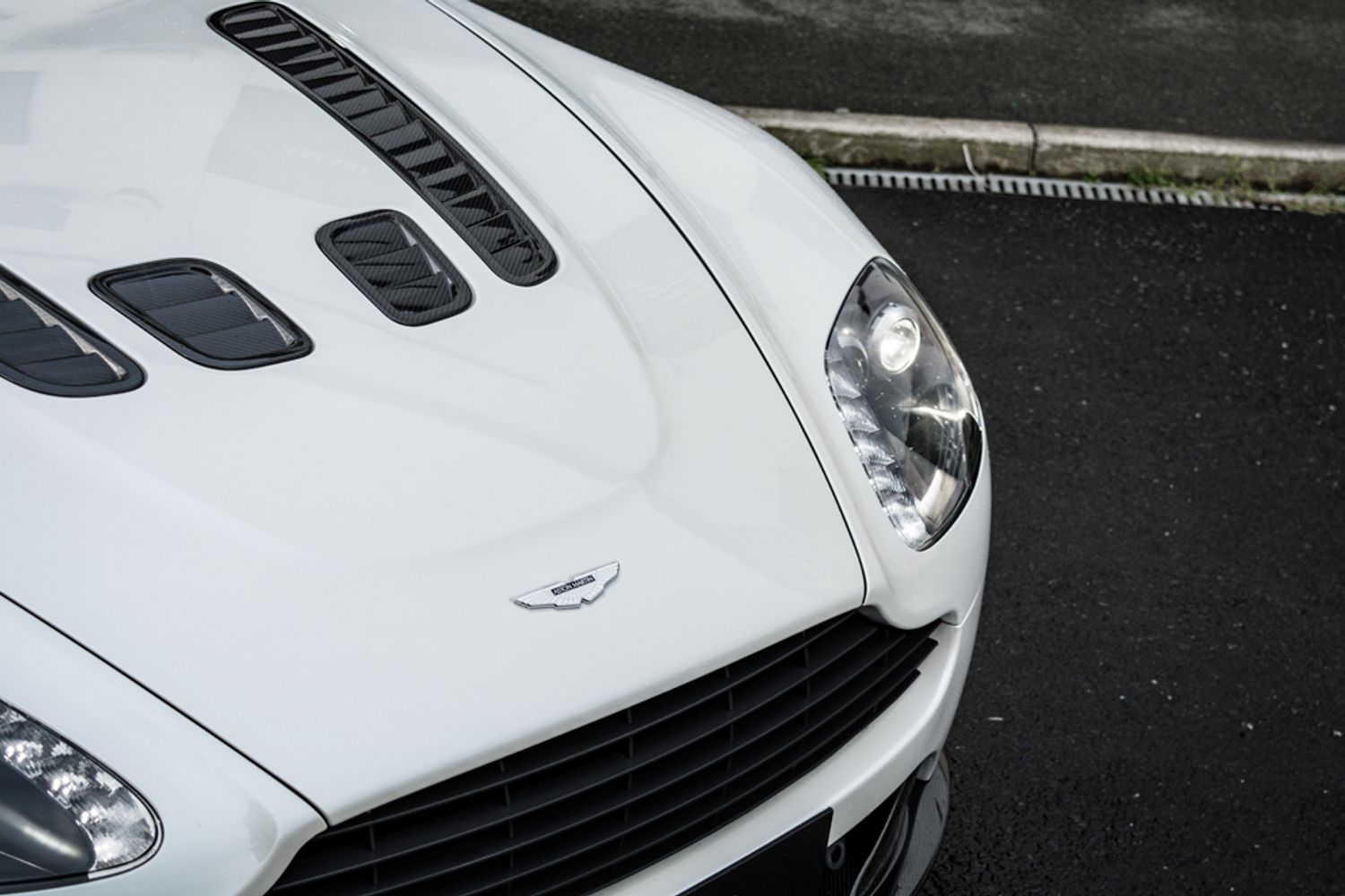 ASTON MARTIN VANTAGE COUPE 5.9 V12 3DR