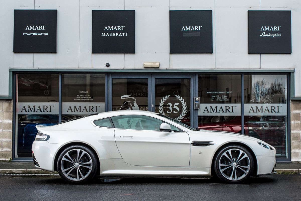 ASTON MARTIN VANTAGE COUPE 5.9 V12 3DR